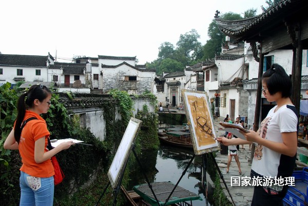　　9月13日，座落在婺源縣秋口鎮(zhèn)李坑村“小橋、流水、人家”創(chuàng)作寫生基地的李坑章文灑店農(nóng)家樂。